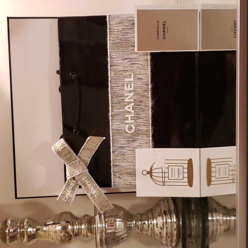 Chanel Bag & Ribbon Gift Set